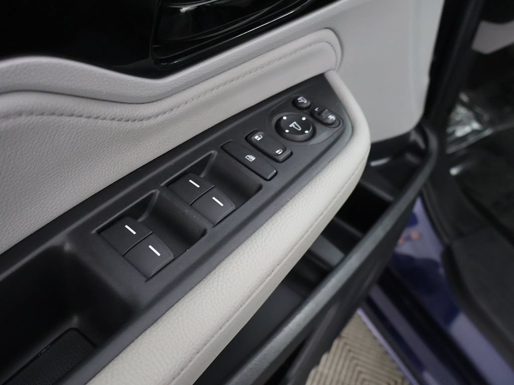 Used 2023 Honda Odyssey Elite image 43