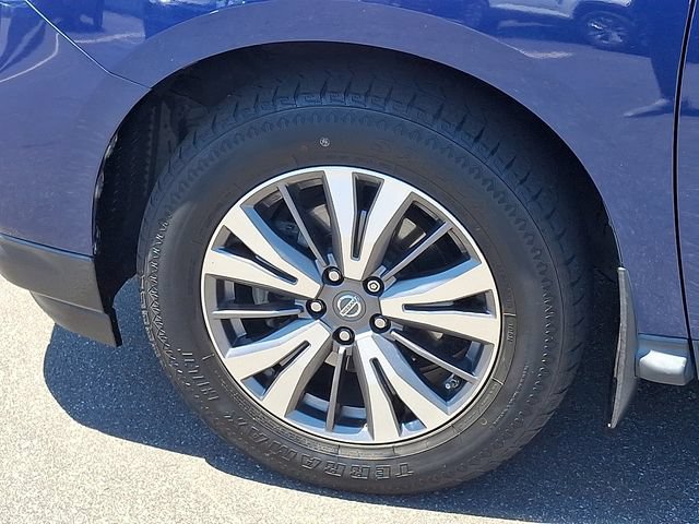 Used 2017 Nissan Pathfinder SL w/ SL Tech Package FWD image 29