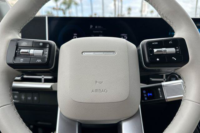 Used 2026 Hyundai Santa Fe SE FWD image 23
