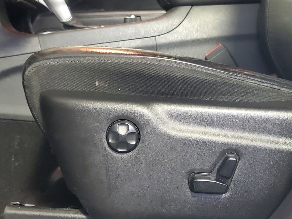 Used 2019 Jeep Grand Cherokee Limited image 12