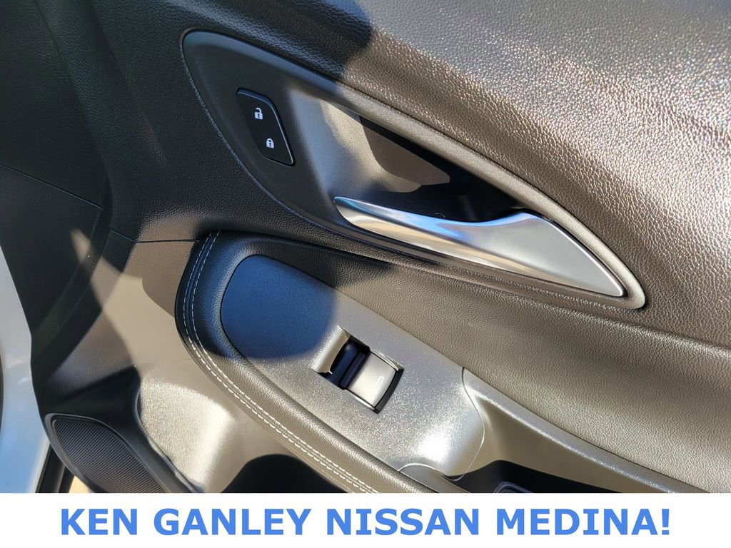 Used 2025 Buick Encore GX Preferred image 48