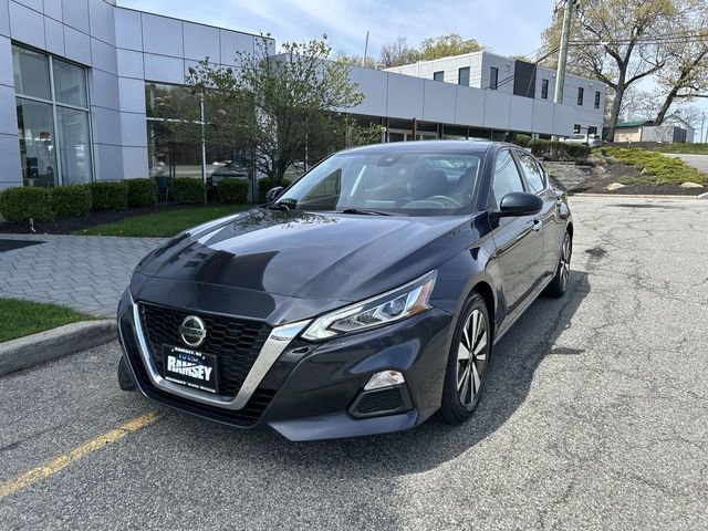 Certified 2021 Nissan Altima 2.5 SV w/ SV Premium Package FWD image 4