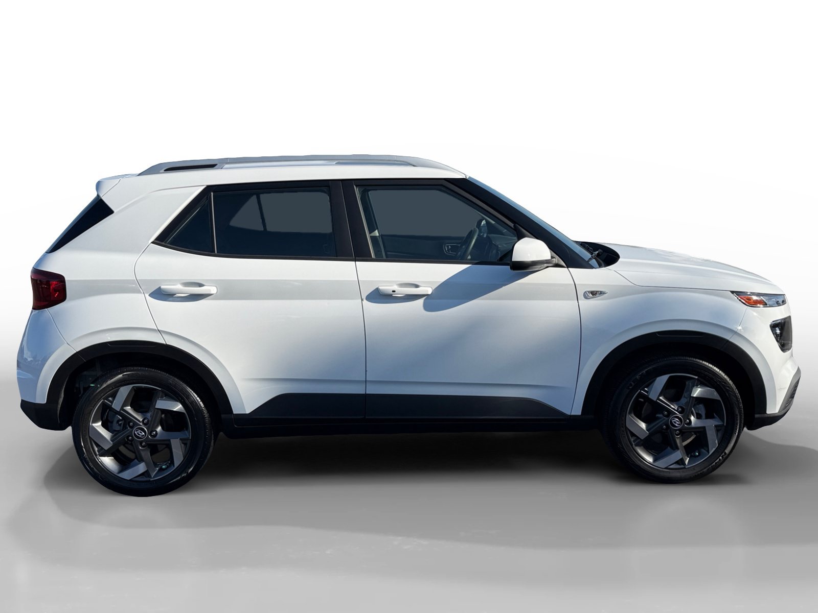 Used 2026 Hyundai Venue SEL FWD image 6