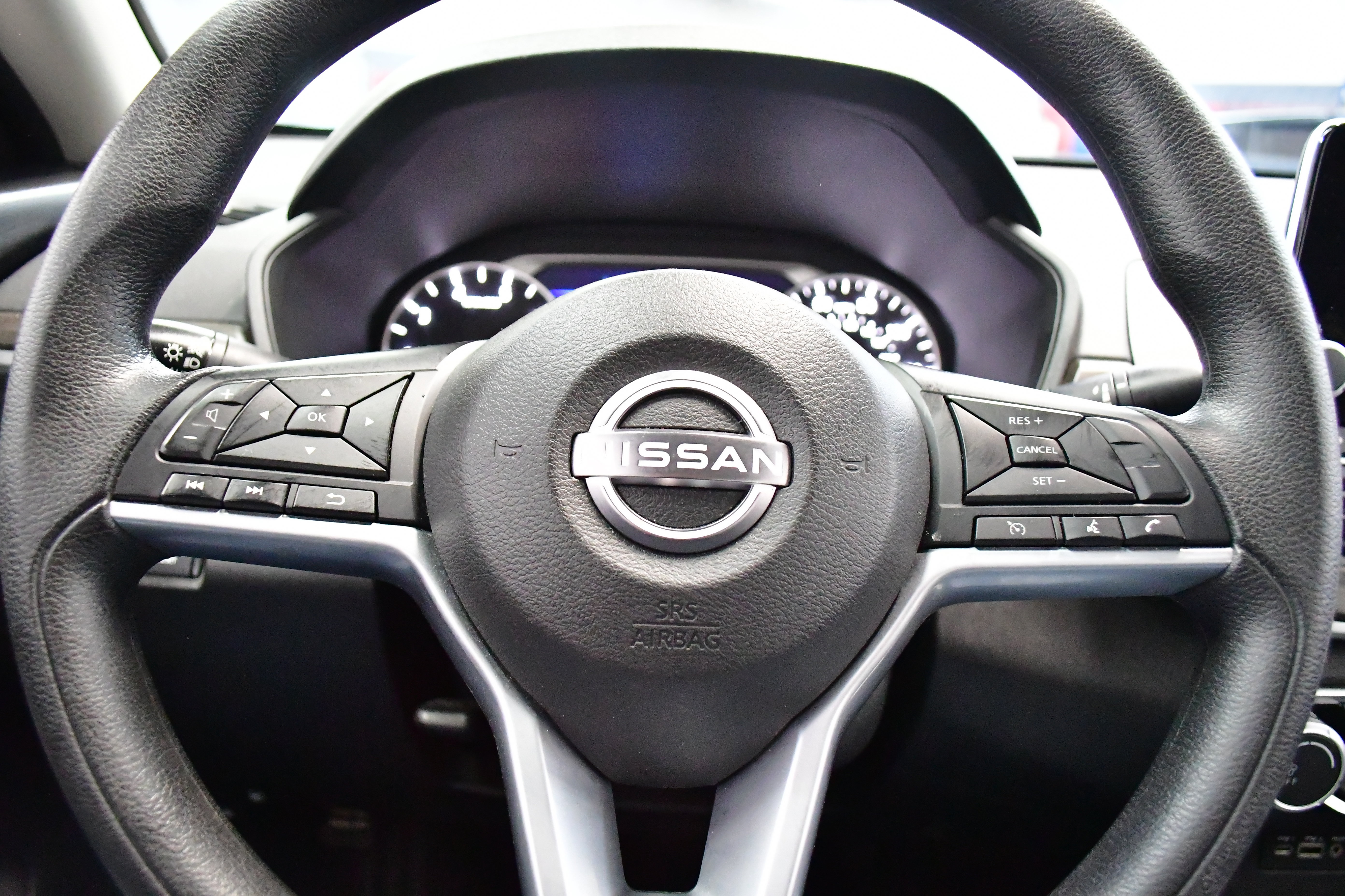 Used 2025 Nissan Altima 2.5 SV FWD image 18