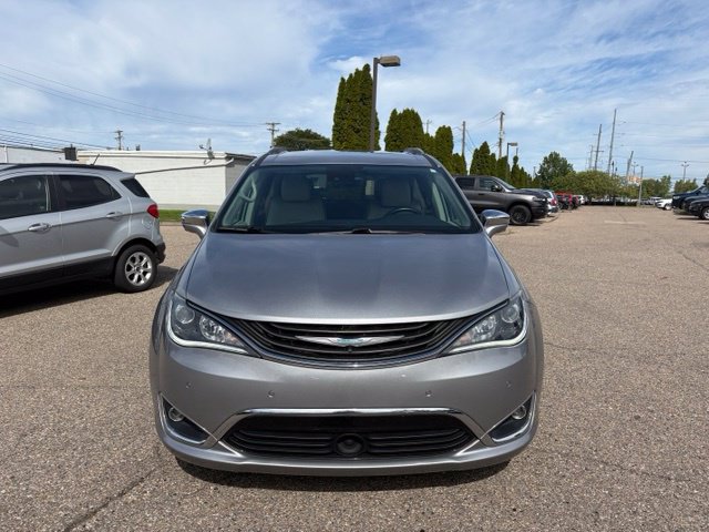Used 2018 Chrysler Pacifica Limited w/ Advanced Safetytec Group FWD image 8