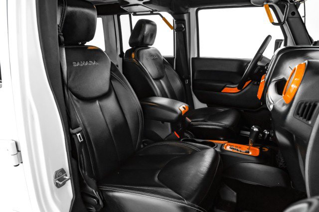 Used 2016 Jeep Wrangler Unlimited Sahara w/ Connectivity Group image 29