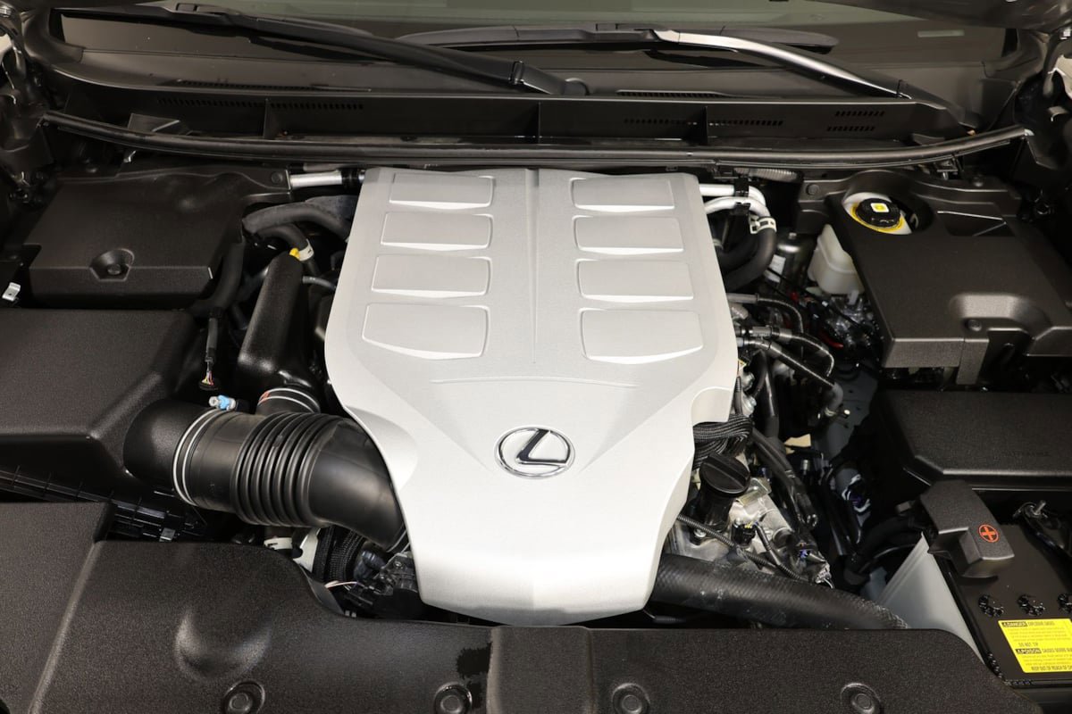 Used 2023 Lexus GX 460 Premium w/ Accessory Package AWD/4WD image 36