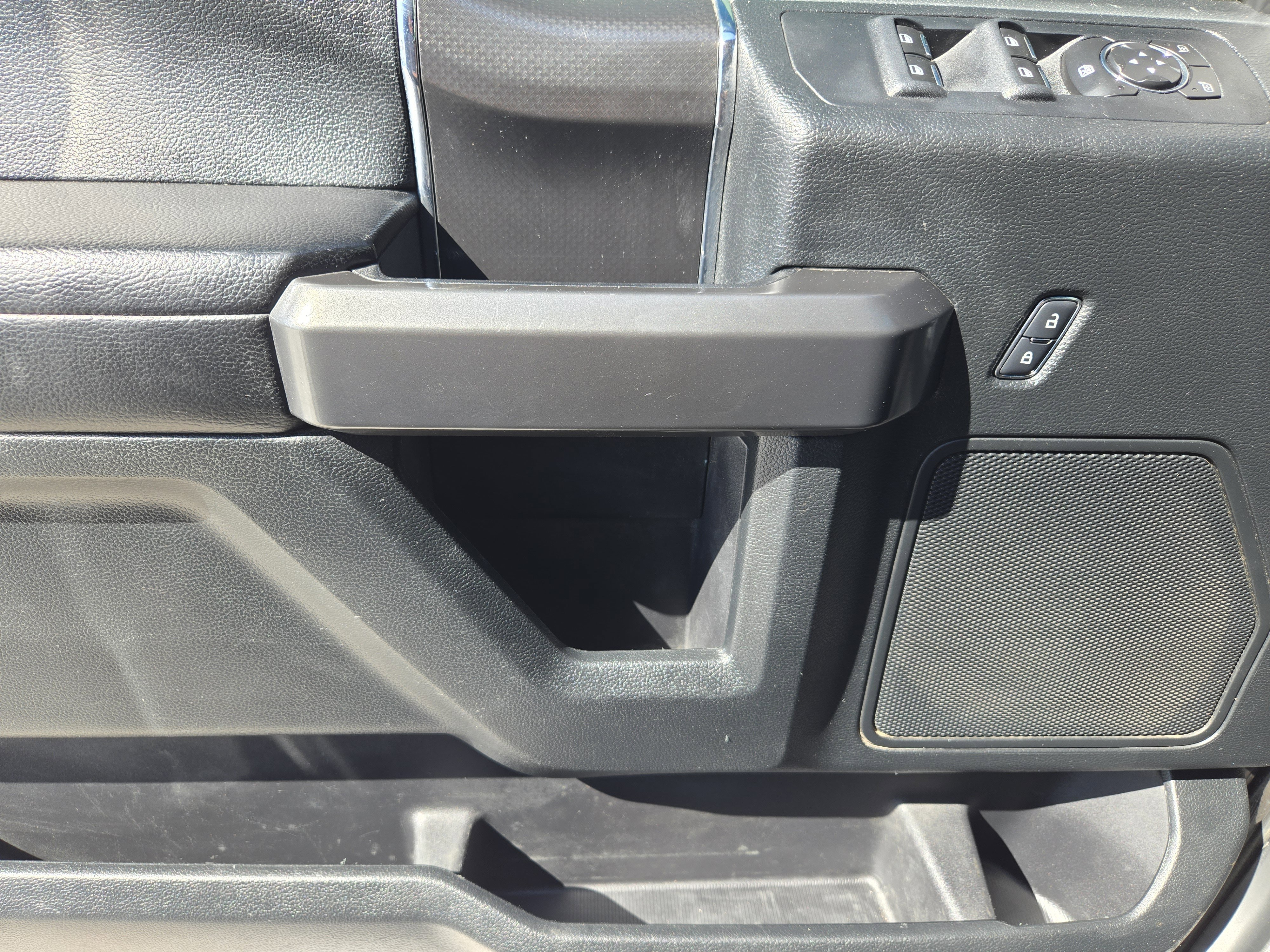 Used 2016 Ford F150 XLT w/ Equipment Group 301A Mid image 22