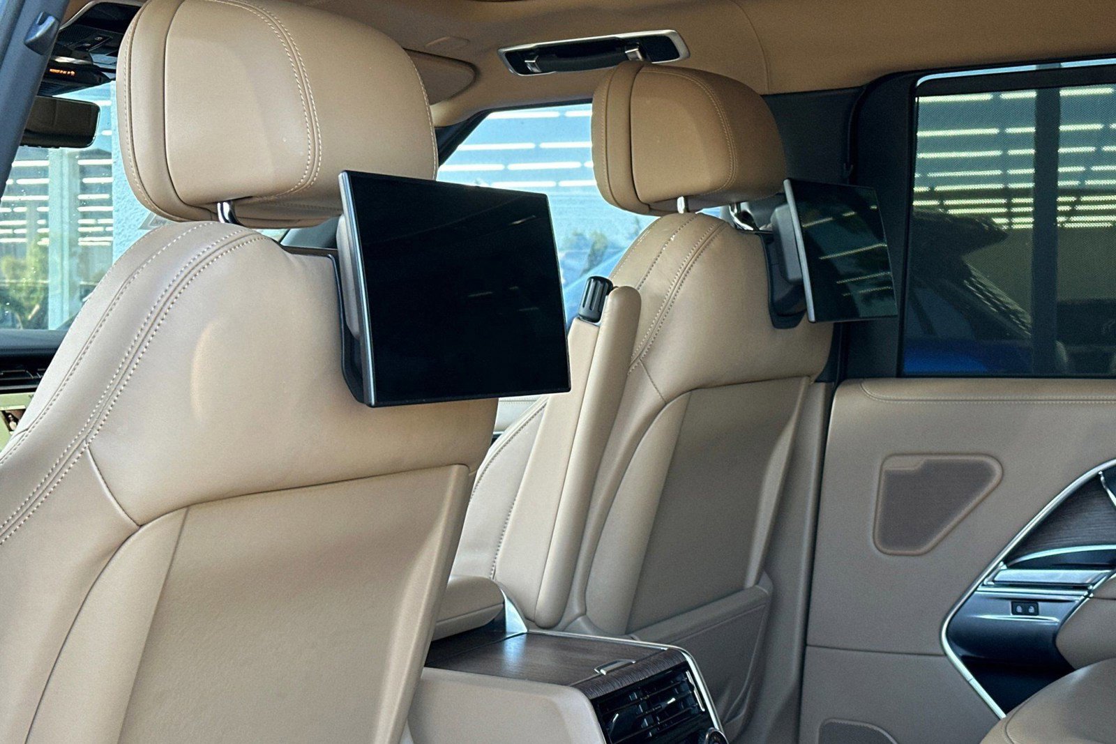 Certified 2023 Land Rover Range Rover Long Wheelbase Autobiography image 35