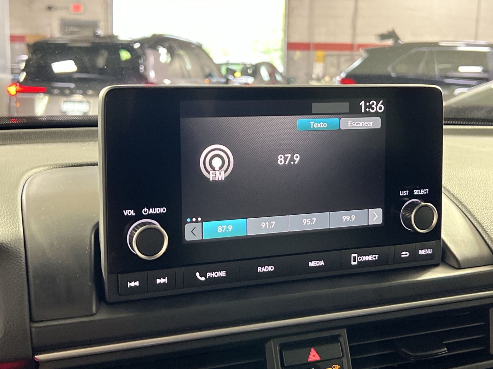 Used 2025 Honda Pilot Sport image 18