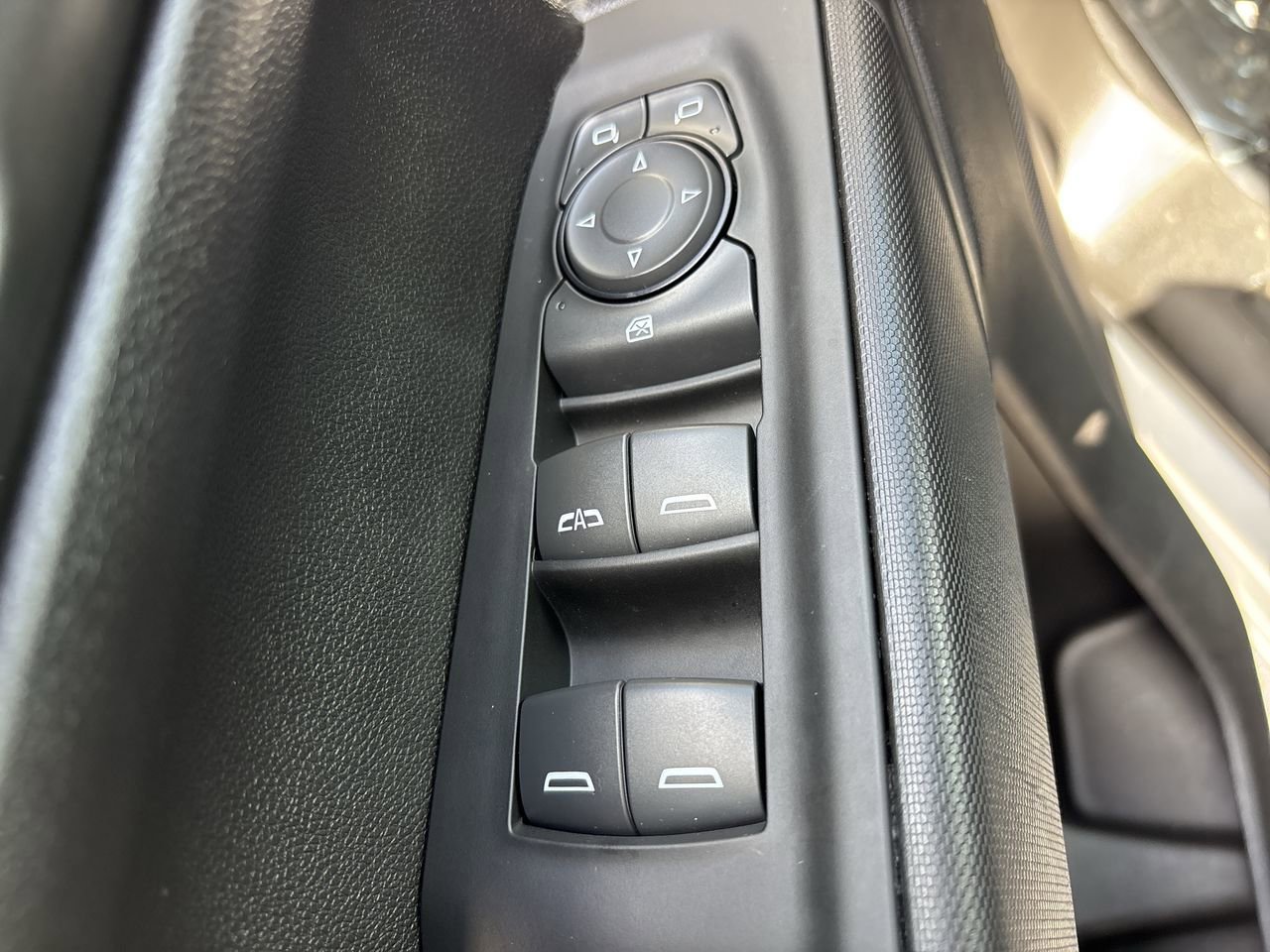 Used 2024 Chevrolet Silverado 1500 Custom image 17