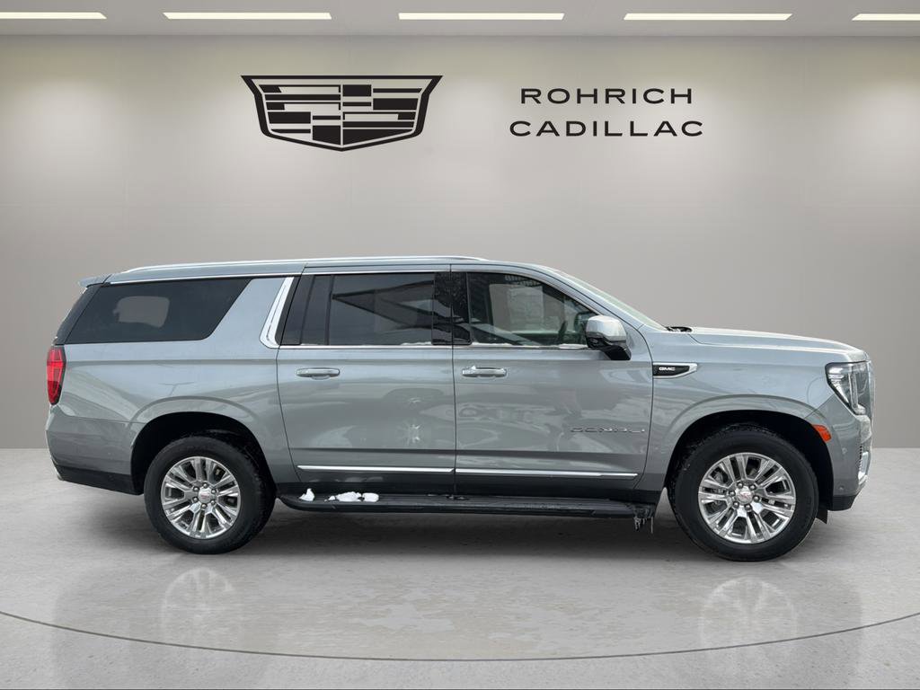 Used 2024 GMC Yukon XL Denali w/ Advanced Technology Package image 5