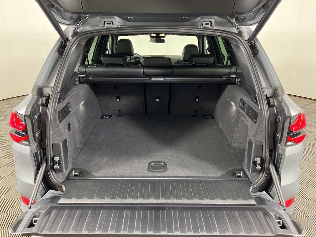 New 2026 BMW X5 xDrive40i w/ Parking Assistance Package image 13
