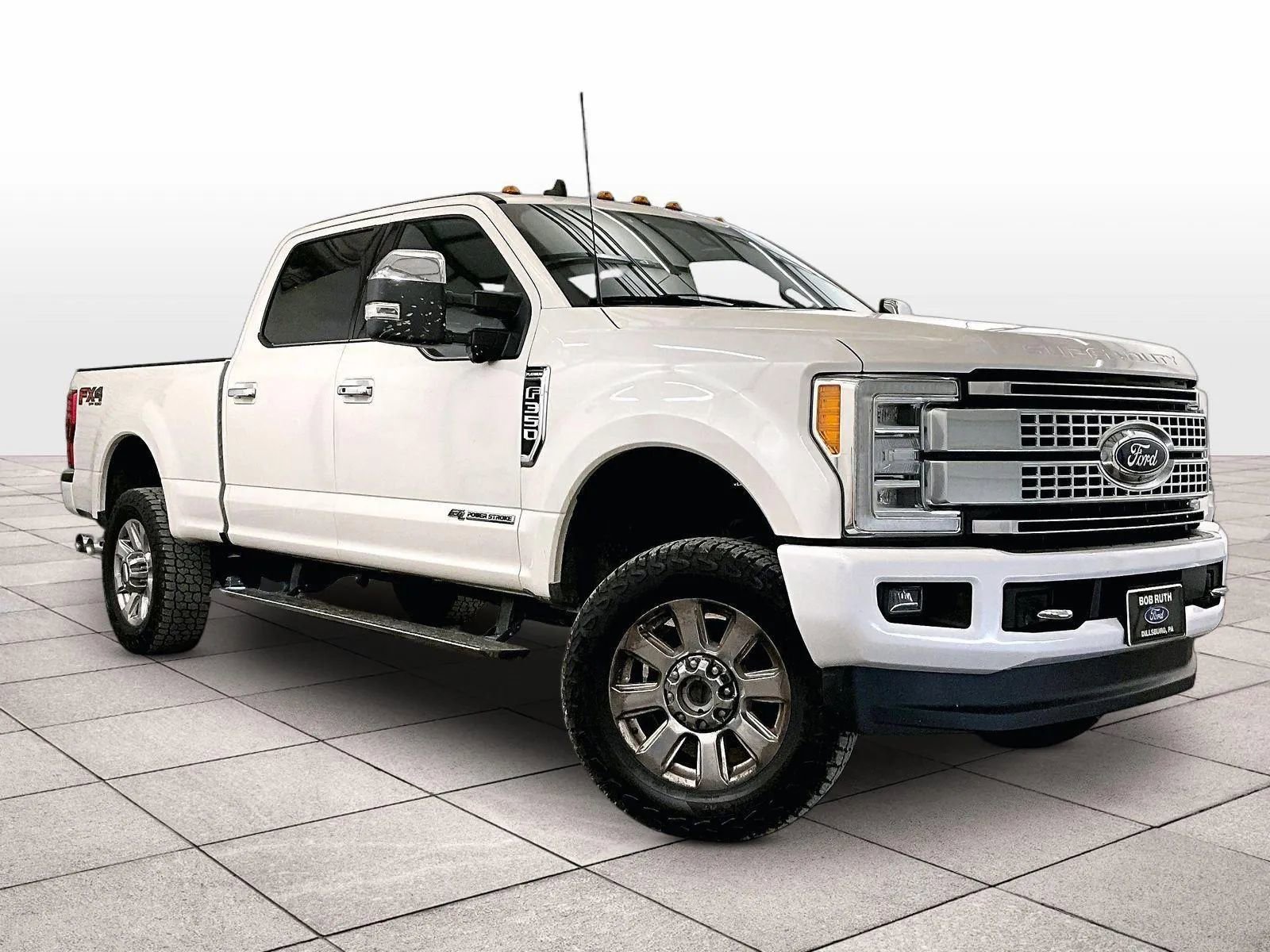 Used 2019 Ford F350 Platinum w/ Platinum Ultimate Package image 3