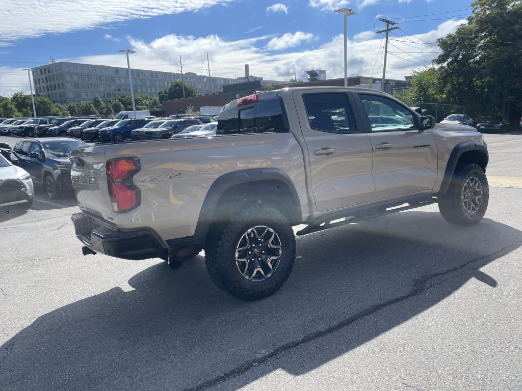 Used 2024 Chevrolet Colorado ZR2 w/ Technology Package AWD/4WD image 8