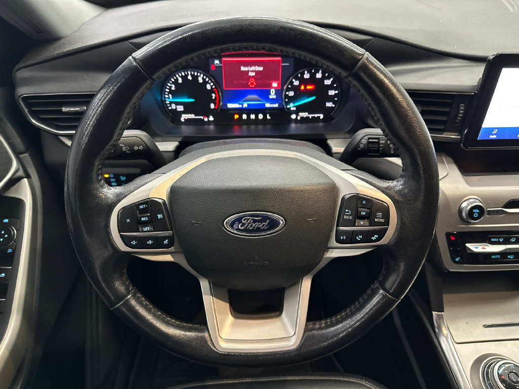 Used 2022 Ford Explorer XLT w/ Equipment Group 202A RWD image 24
