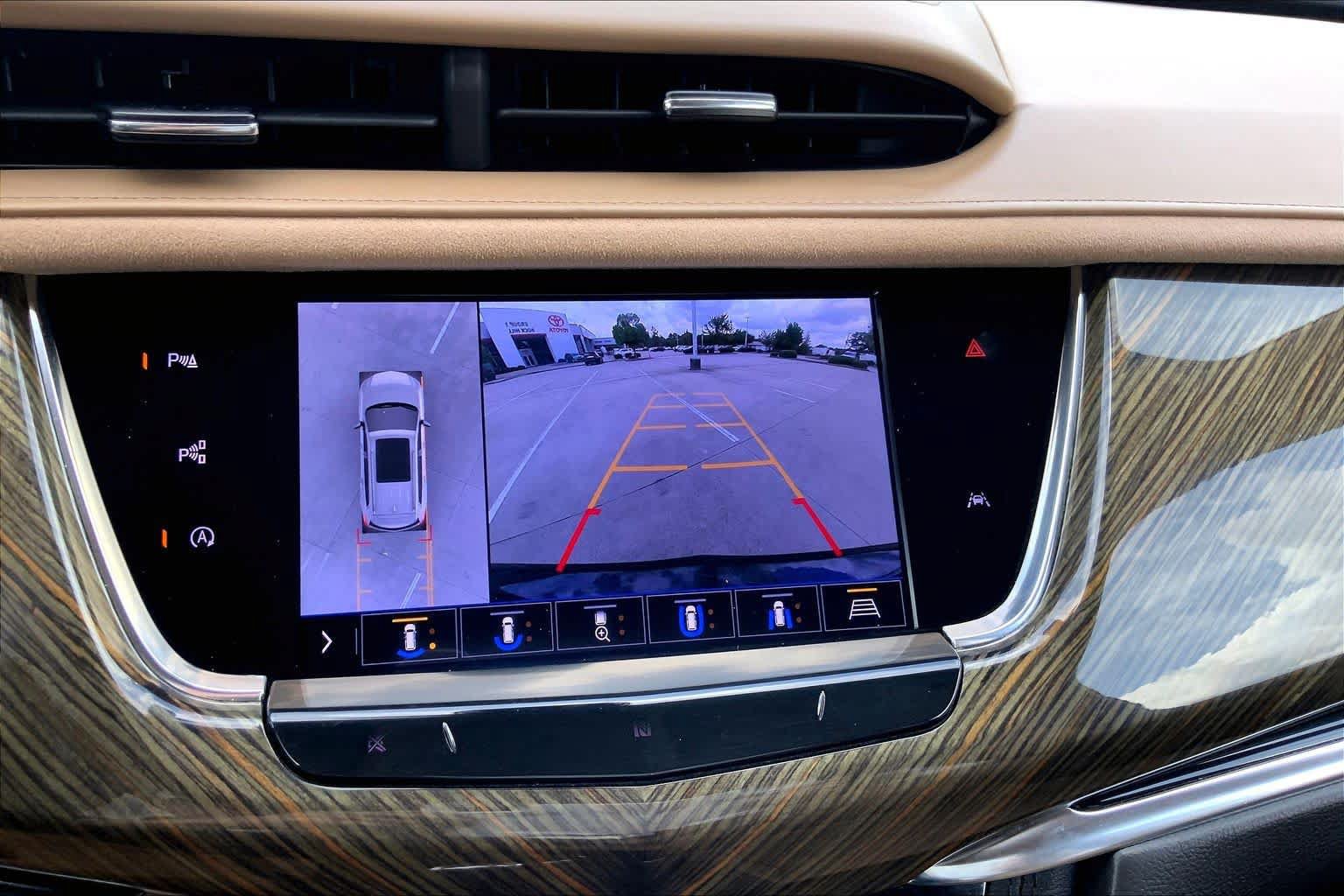 Used 2020 Cadillac XT6 Sport w/ Platinum Package AWD/4WD image 29