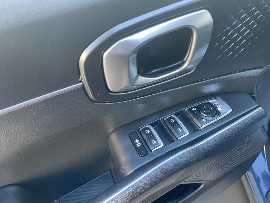 Certified 2024 Kia Sorento S w/ Panoramic Sunroof Package AWD/4WD image 23
