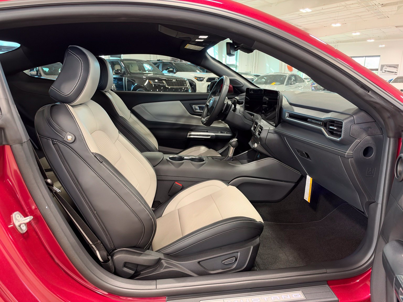 Used 2025 Ford Mustang GT Premium RWD image 33