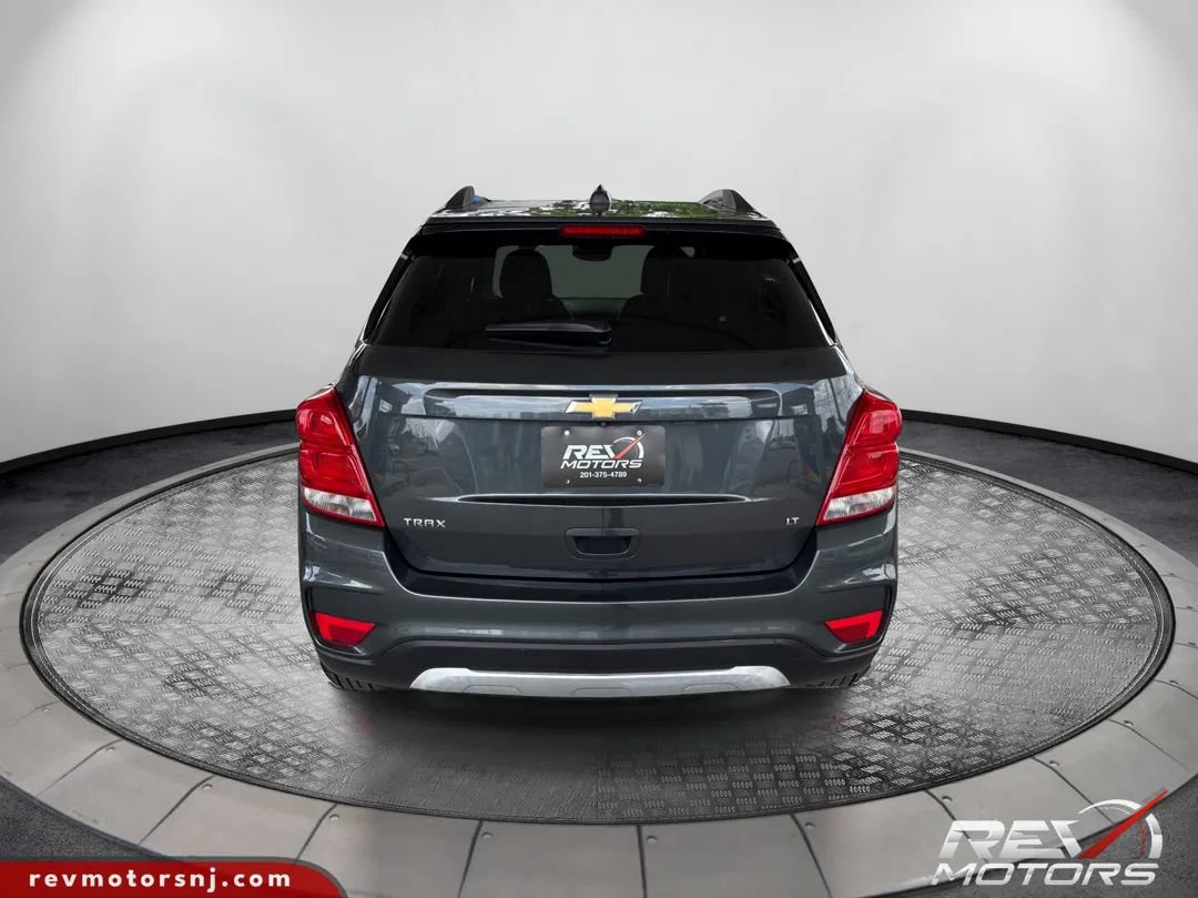 Used 2017 Chevrolet Trax LT w/ LT Convenience Package FWD image 4