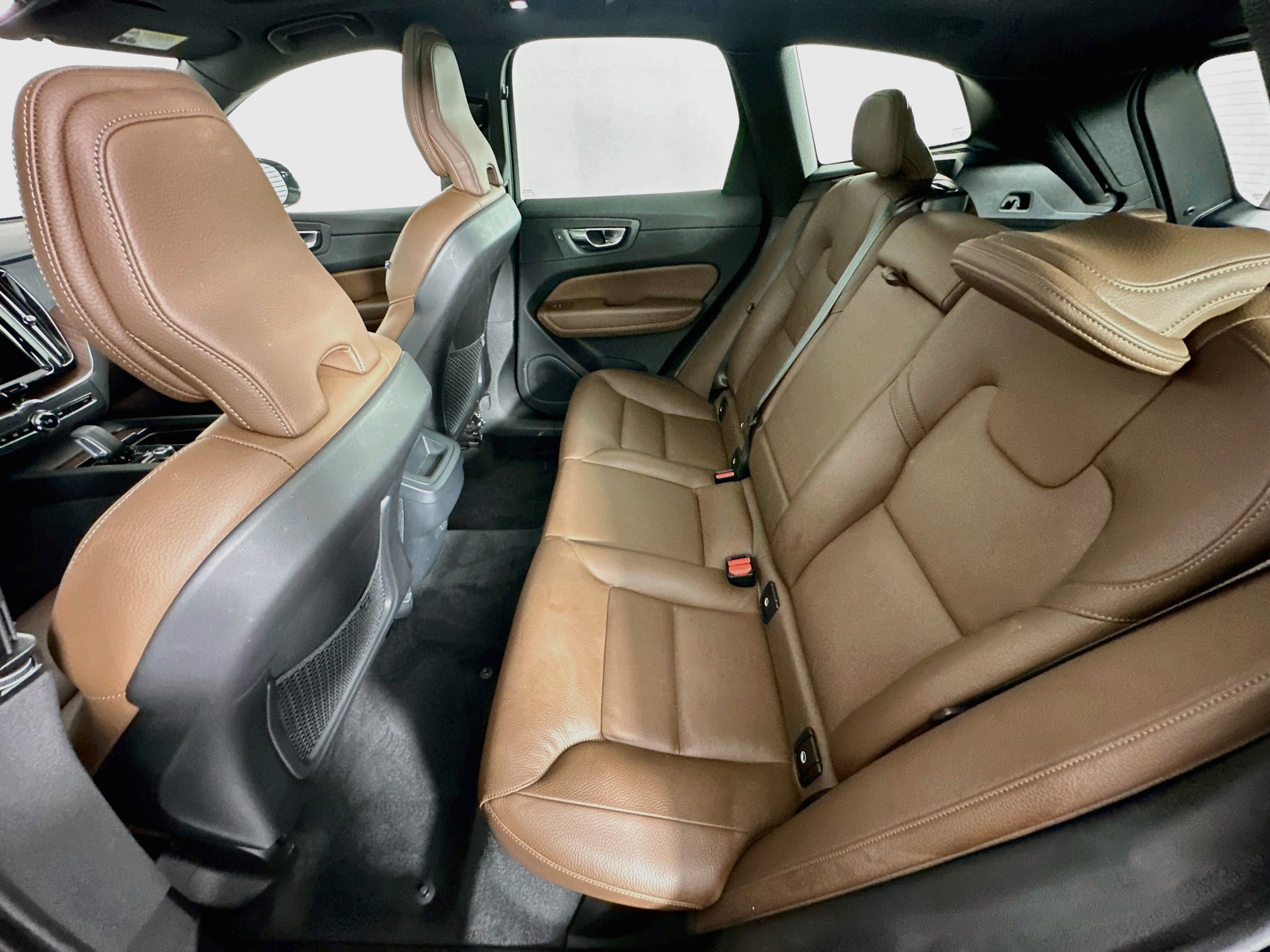 Used 2023 Volvo XC60 B5 Plus FWD image 28