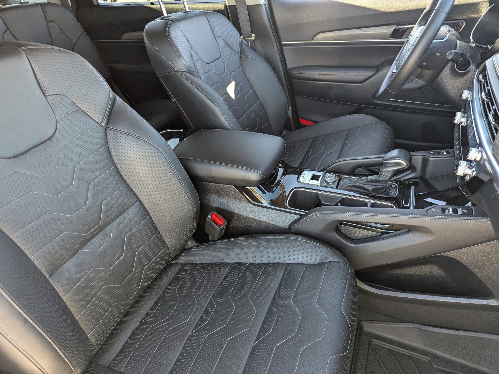 Used 2022 Kia Telluride SX w/ SX Prestige Package image 11