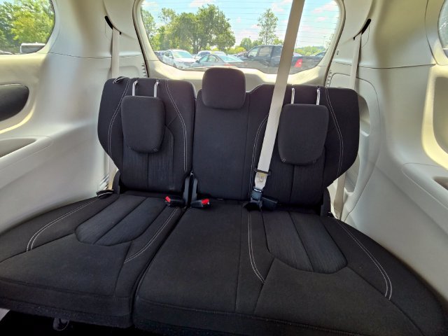 Used 2023 Chrysler Voyager LX FWD image 13