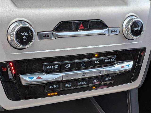 Used 2023 Ford Explorer XLT RWD image 9