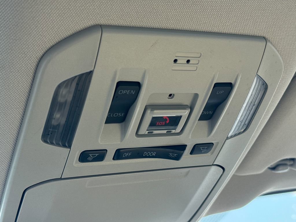 Used 2022 Toyota Highlander XLE AWD/4WD image 35