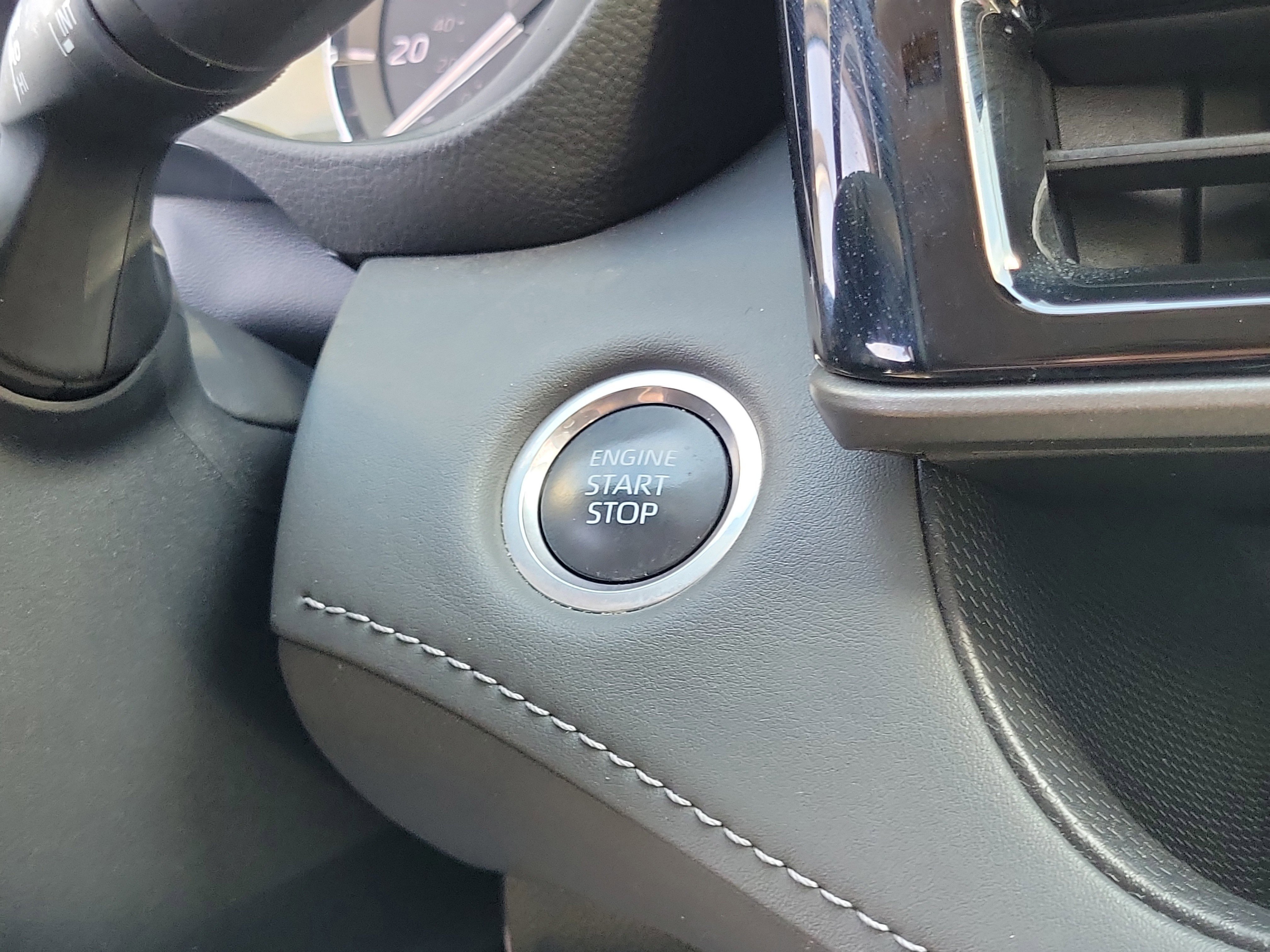 Used 2024 Toyota Highlander LE image 28