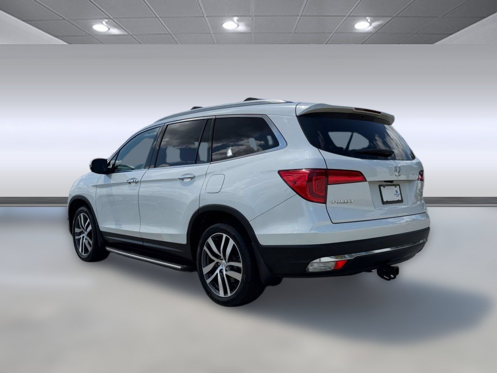 Used 2017 Honda Pilot Elite image 3