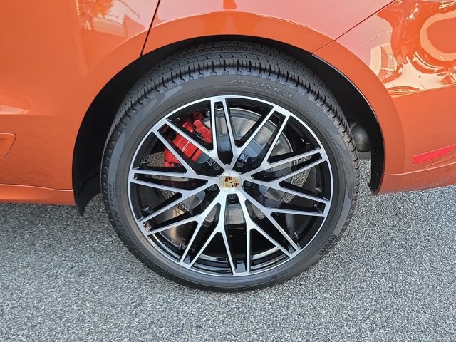 Certified 2023 Porsche Macan GTS AWD/4WD image 17