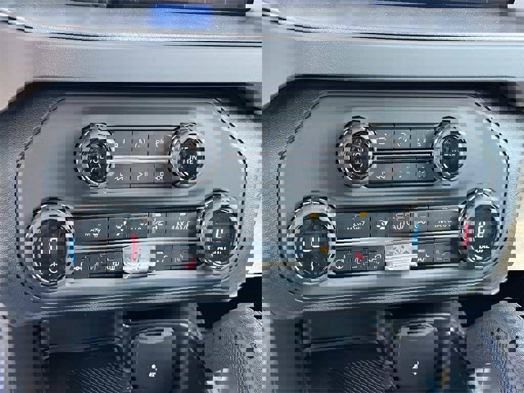 New 2025 Ford Bronco Raptor image 30