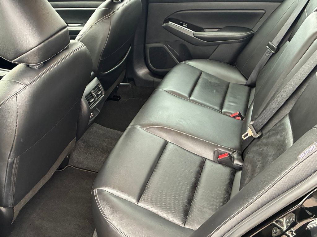 Used 2025 Nissan Altima 2.5 SL FWD image 12