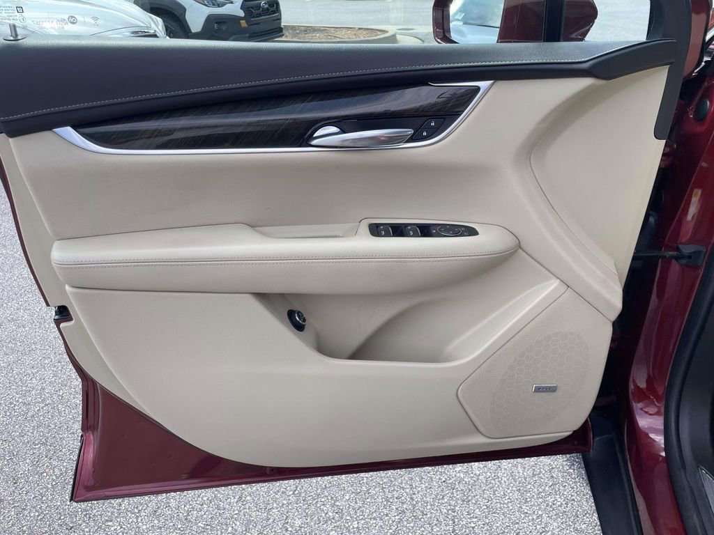 Used 2018 Cadillac XT5 AWD image 15