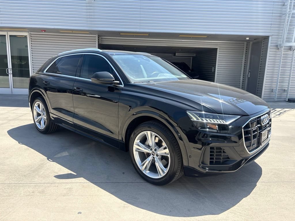 Used 2023 Audi Q8 Premium AWD/4WD image 3