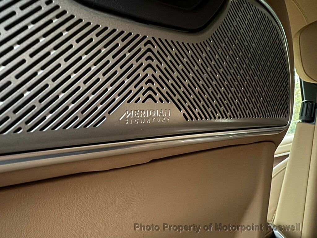 Used 2025 Land Rover Range Rover Long Wheelbase Autobiography image 15
