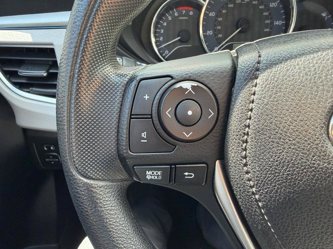 Used 2015 Toyota Corolla LE FWD image 23