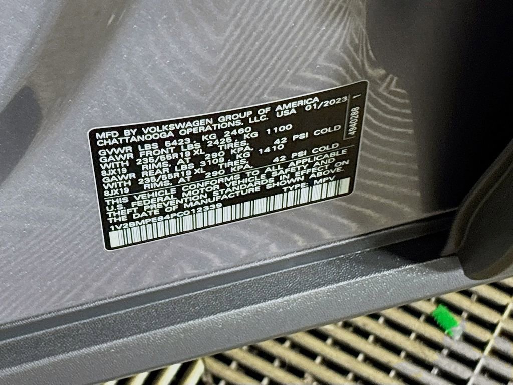 Used 2023 Volkswagen ID.4 Standard image 25