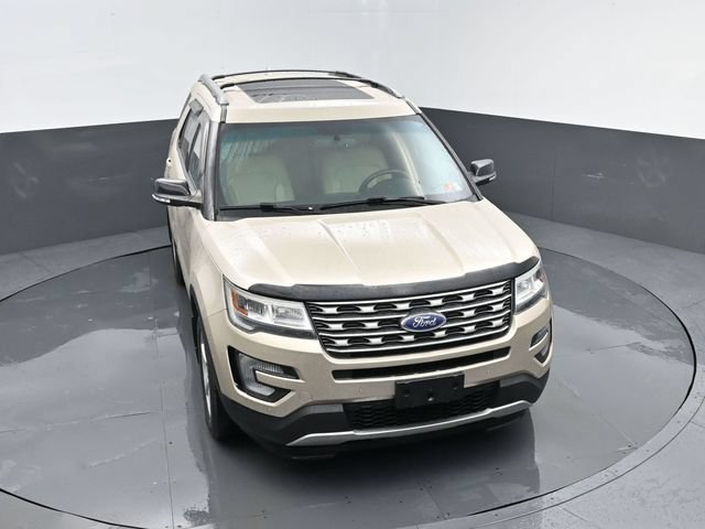 Used 2017 Ford Explorer XLT w/ Equipment Group 202A AWD/4WD image 23