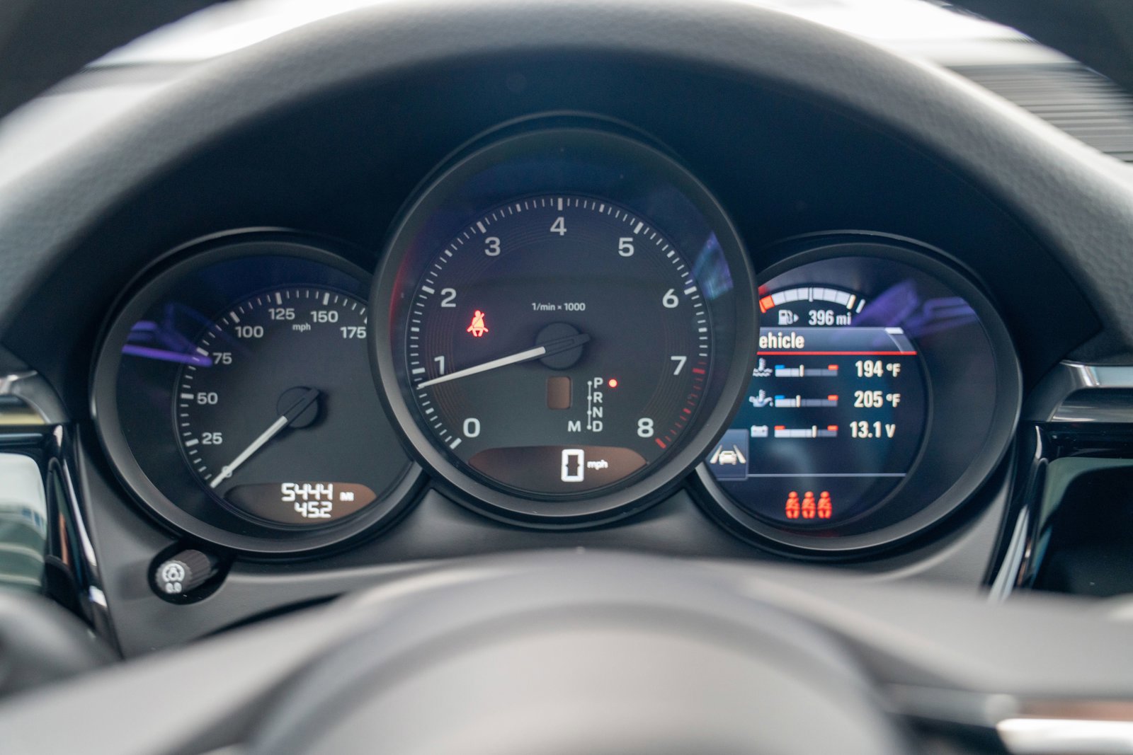 Certified 2025 Porsche Macan image 15