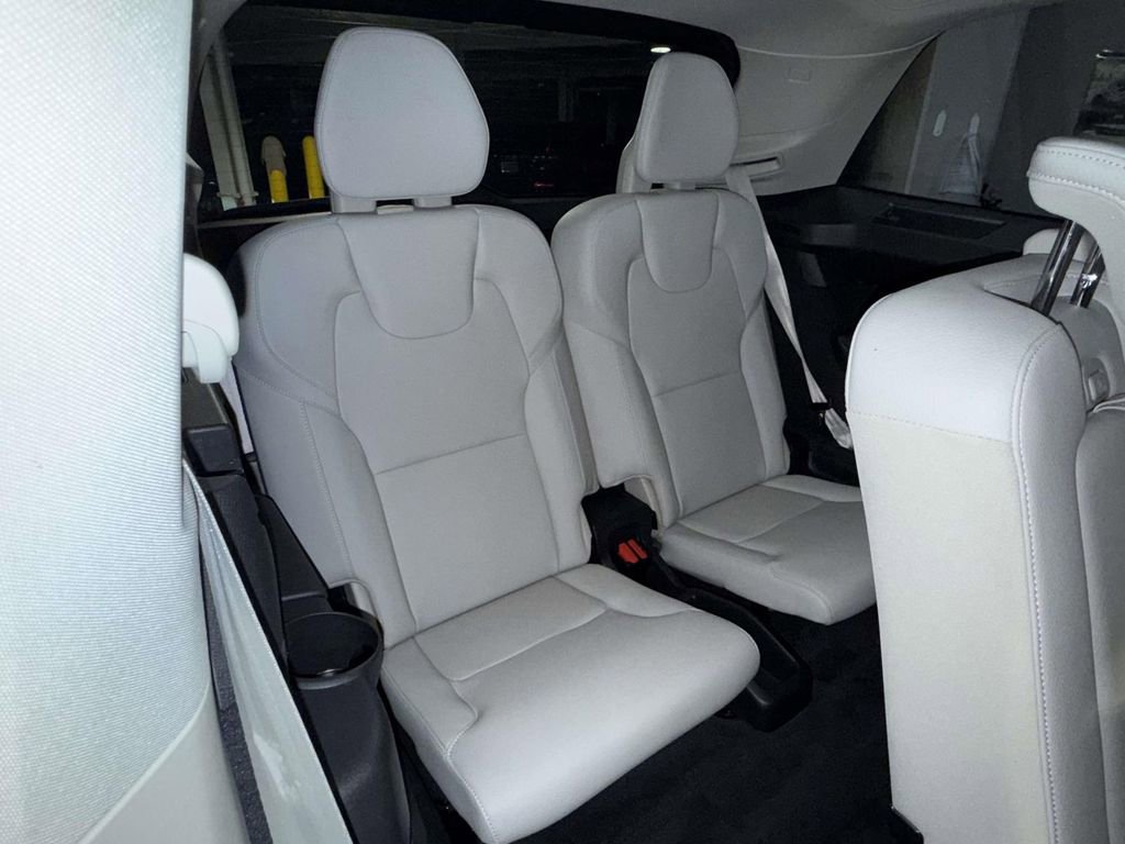 Used 2024 Volvo XC90 T8 Plus w/ Protection Package Premier AWD/4WD image 17