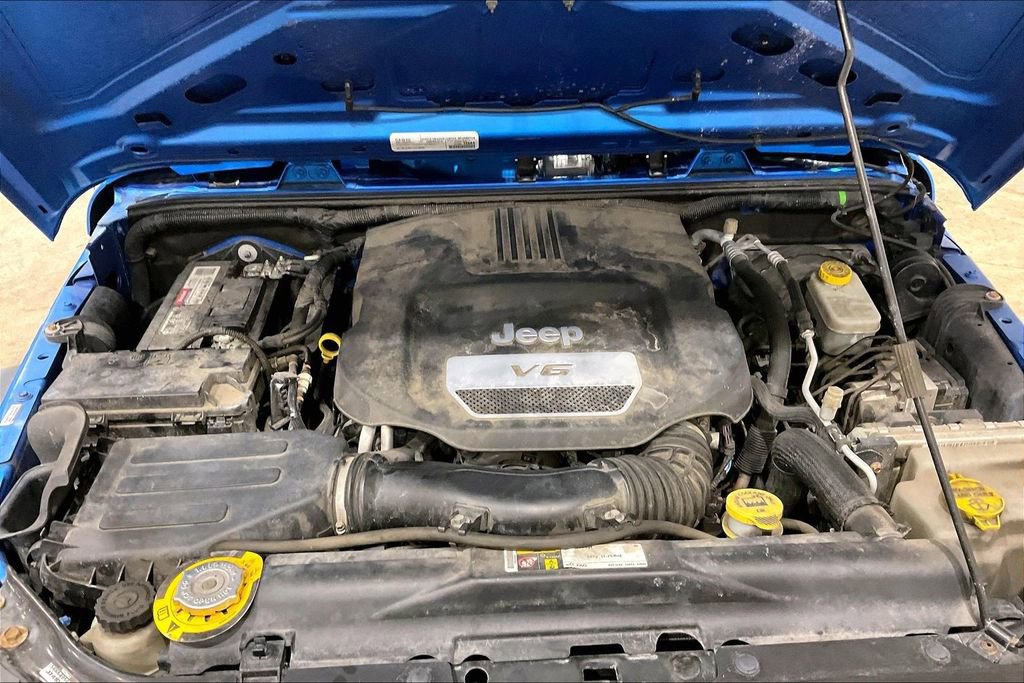 Used 2015 Jeep Wrangler Unlimited Sport w/ Power Convenience Group image 9