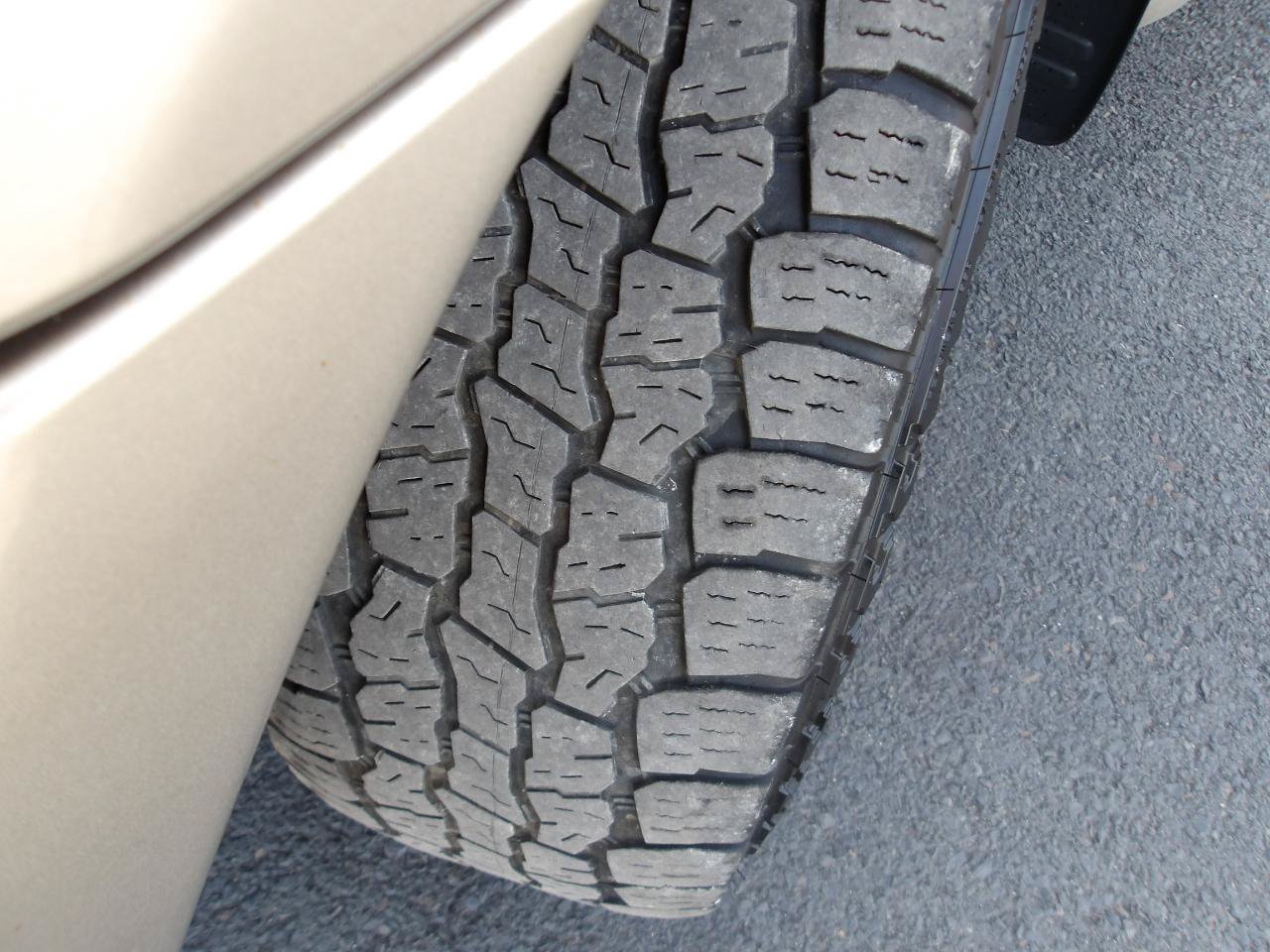 Used 2001 Toyota Sequoia SR5 AWD/4WD image 23