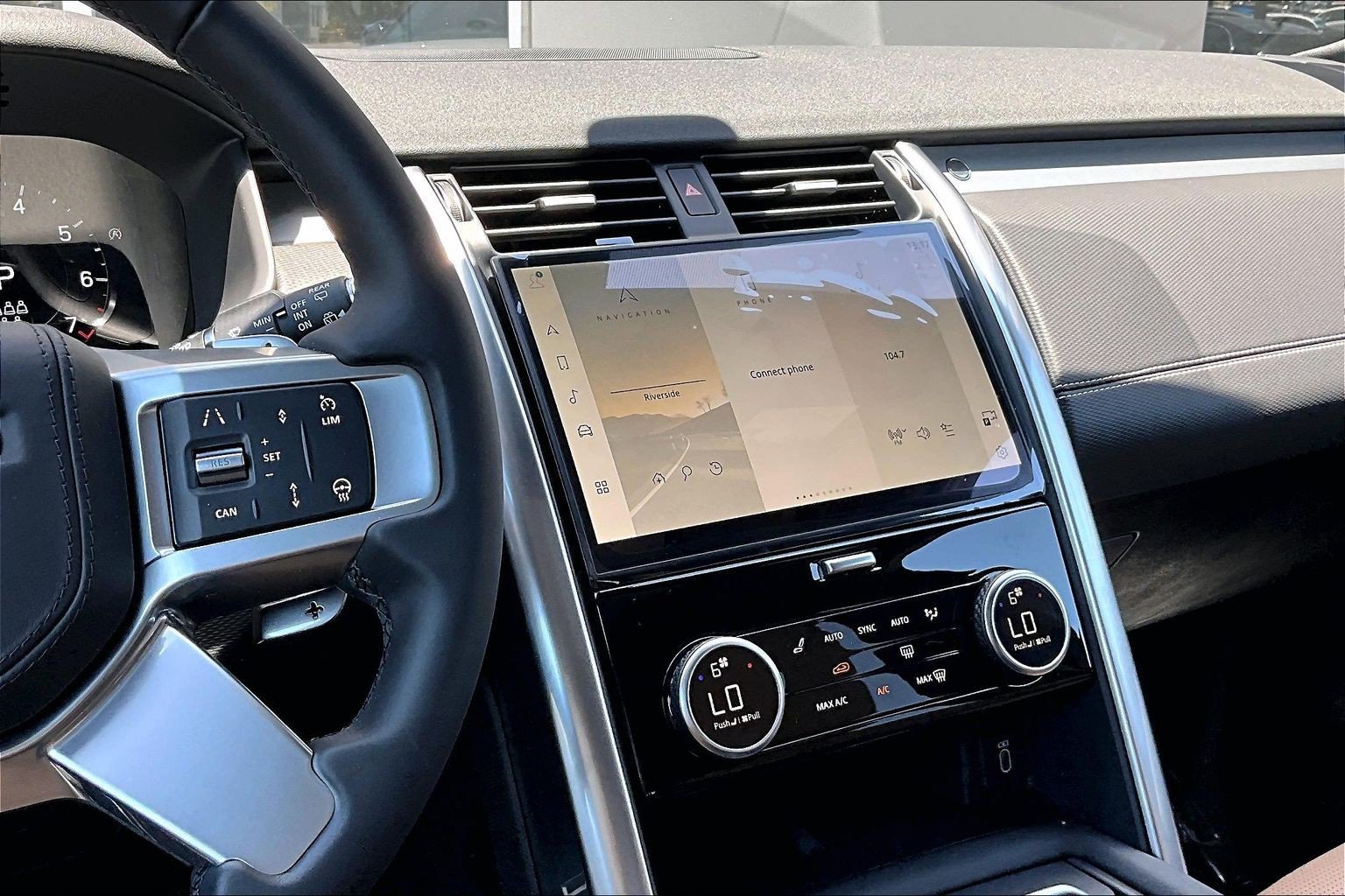 New 2026 Land Rover Discovery Limited Edition AWD/4WD image 7