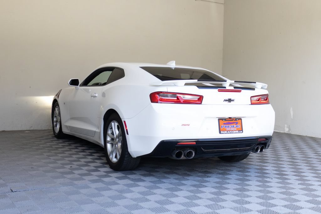 Used 2018 Chevrolet Camaro SS RWD image 14