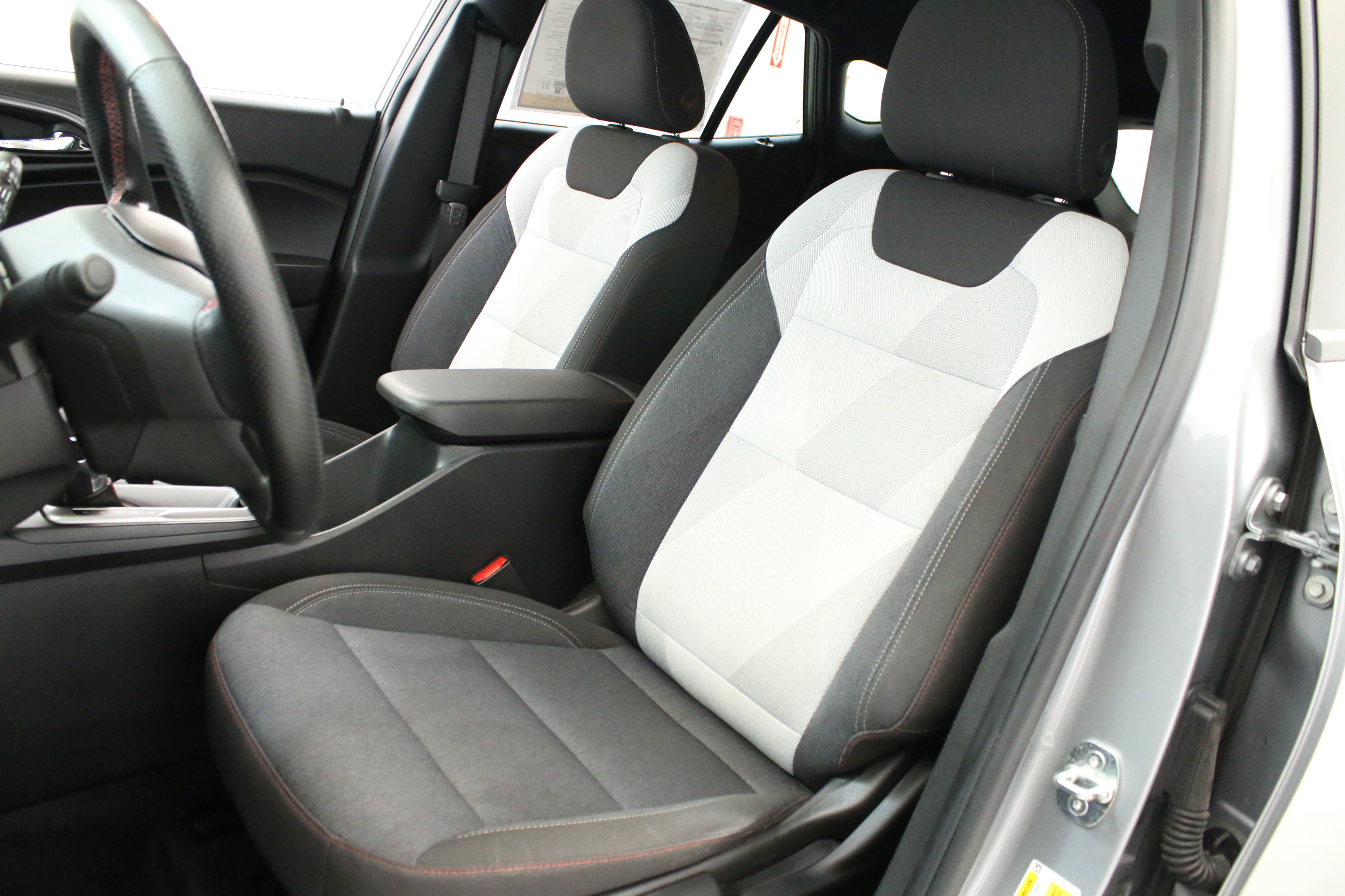 Certified 2024 Chevrolet Trax RS w/ Driver Confidence Package FWD image 27