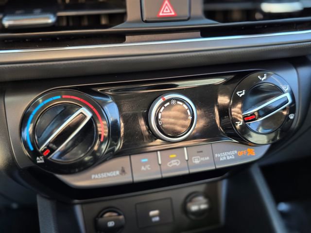 Used 2023 Hyundai Kona SE w/ Cargo Package image 28