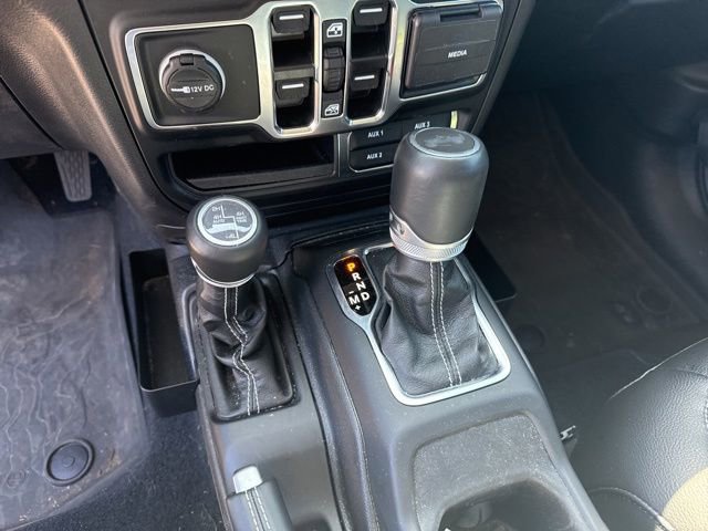 Used 2023 Jeep Wrangler Unlimited Sahara w/ Cold Weather Group AWD/4WD image 25