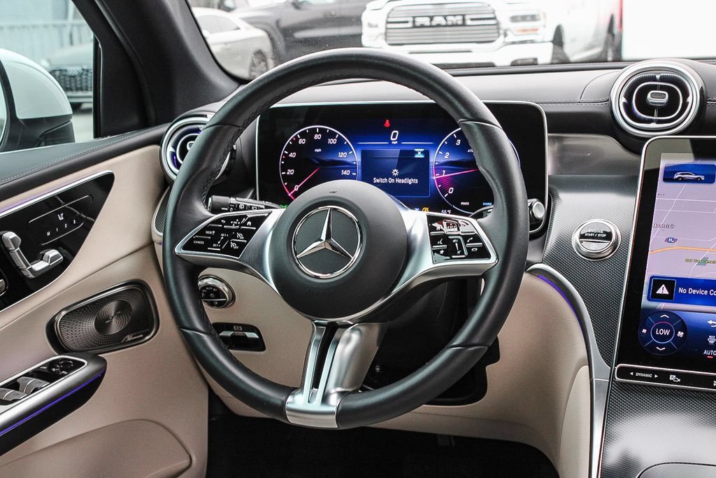 Used 2025 Mercedes-Benz GLC 300 4MATIC image 16